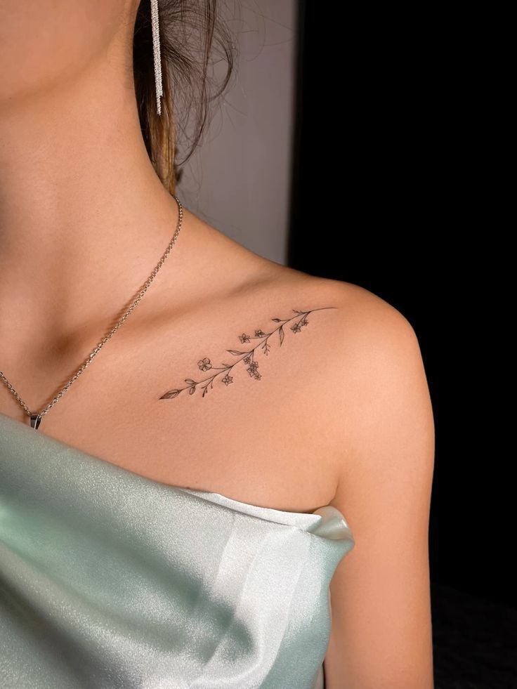 collarbone tattoos are quite popular now (right…